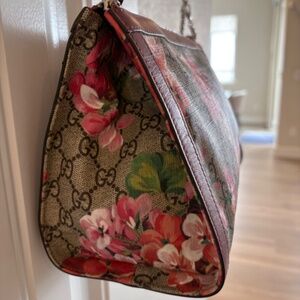 GUCCI GG with Crossbody Chain  Monogram Blooms Suede Large Zip Clutch Purse Bag
